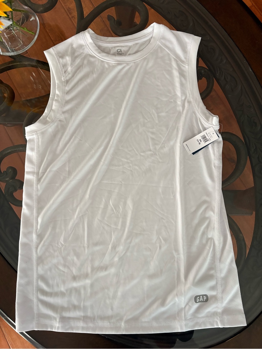 GAP Men’s White Sleeveless Athletic Tank
